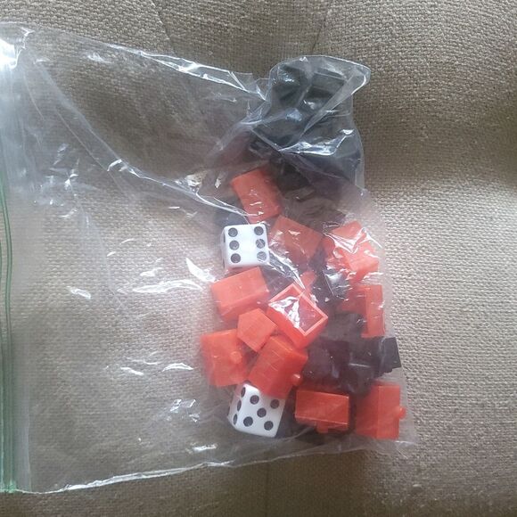 MONOPOLY THE BIG BANG THEORY FAST-DEALING PROPERTY TRADING GAME 7 UNIQUE TOKENS - Picture 6 of 10